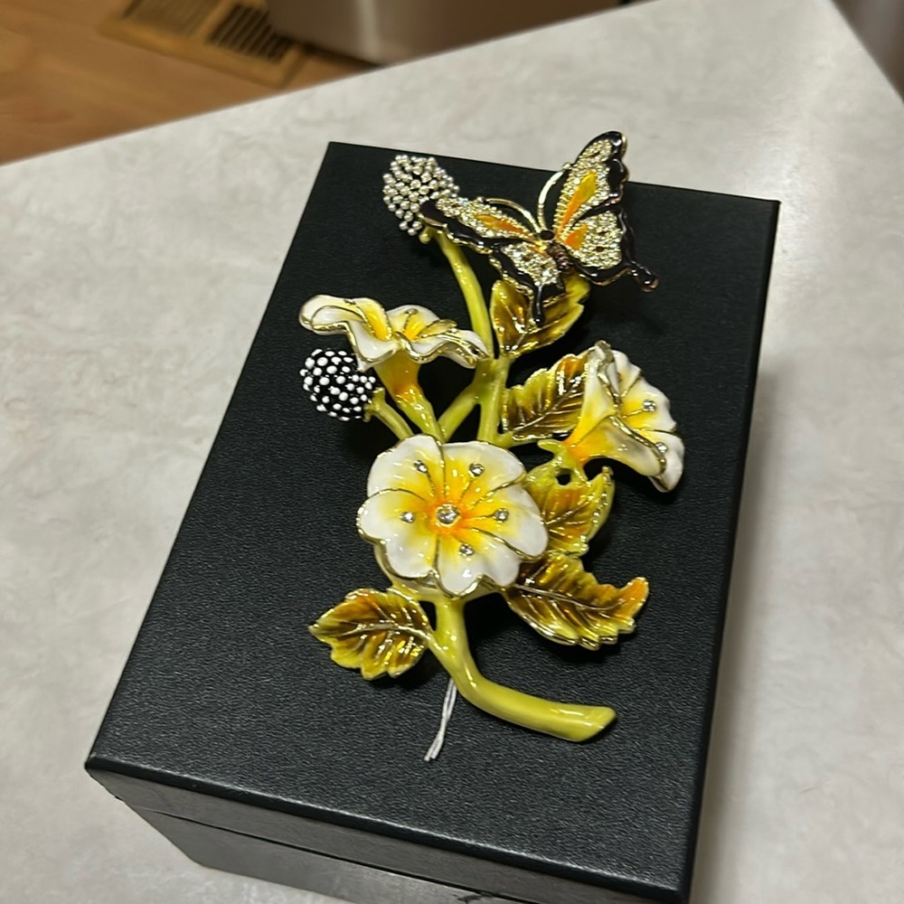 Butterfly on Flowers Trinket Box Hand made by Keren Kopal with Austrian Crystals